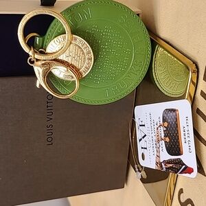 LOUIS VUITTON LIMITED EDIT PORTE CLES ROND TRUNKS & BAGS CHARM KEY CHAIN W BOX